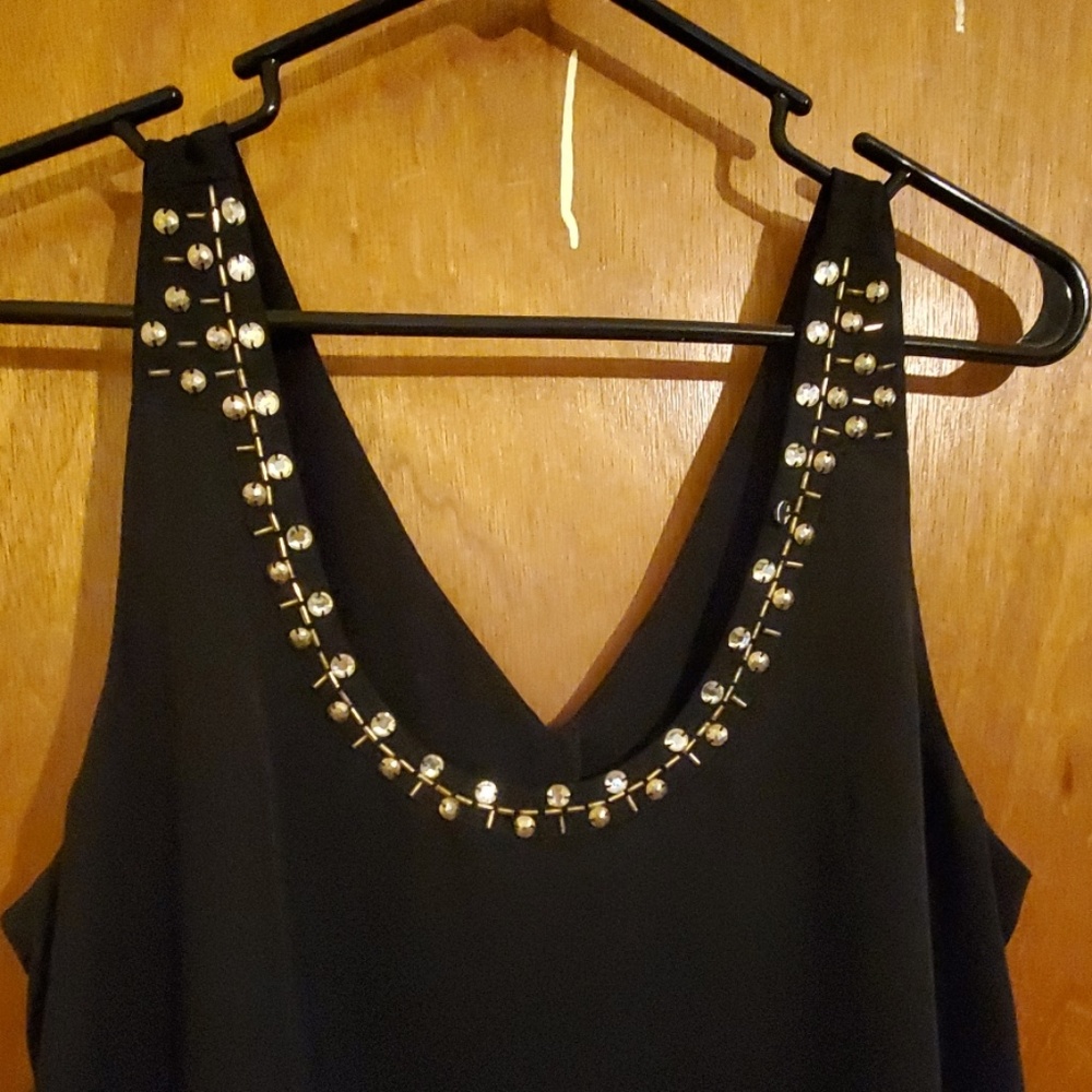 Top - Picture 2 of 2